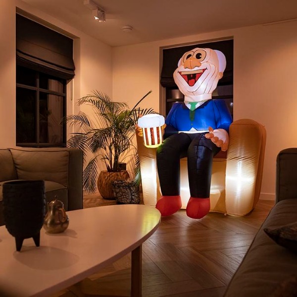 indoor Abraham op stoel